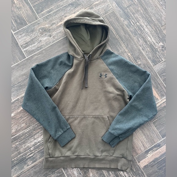 Men’s Under Armour Sweatshirt - Picture 2 of 5